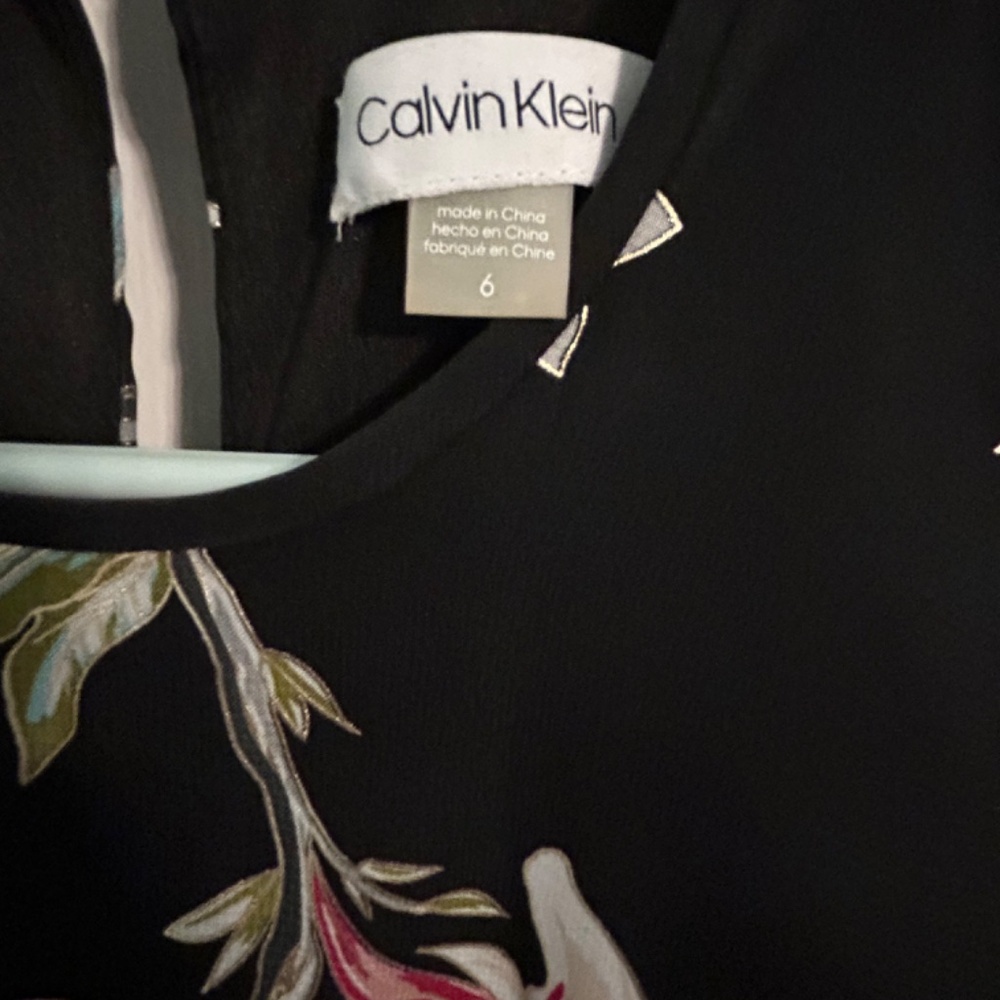 Calvin Klein - Picture 3 of 3